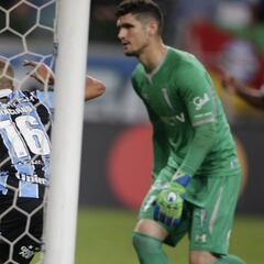 Gremio liquida el sueño de la UC: solo irá a la Sudamericana