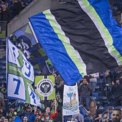 Afición de Seattle Sounders protesta y abandona a su equipo