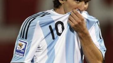 La prensa se ceba con Messi: "Cada regate suyo fue un lamento"