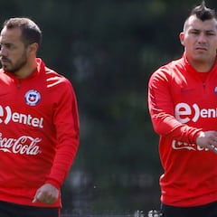 Los cuatro chilenos en Europa que aún podrían cambiar de club