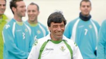 <b>RENOVACIÓN POR OBJETIVOS. </b>Si el Betis queda entre los nueve primeros en la Liga, Chaparro continuará por una temporada más al frente del equipo. Se lo habrá ganado.