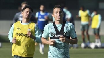 Guardado, en un entrenamiento del Betis.