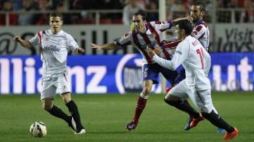 En marzo de 2015 juega su partido 200 con la camiseta del Atlético de Madrid frente al Sevilla