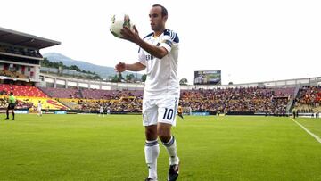 En 2011 el Galaxy visitó a Monarcas y en gradas reinó la hostilidad hacia el 10 estadounidense antes del partido y durante los 90 minutos.