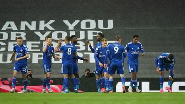 11 May 2021, United Kingdom, Manchester: Leicester City's Luke Thomas celebrates scoring his side's first goal with teammates during the English Premier League soccer match between Manchester United and Leicester City at old Trafford. Photo: Dav