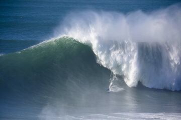 TUDOR Nazar¨¦ Tow Surfing Challenge presented by Jogos Santa Casa.