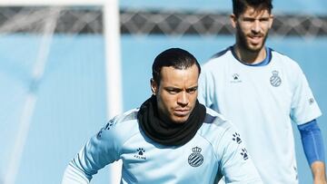 Raúl de Tomás, durante un entrenamiento con el Espanyol.