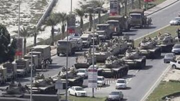 <b>ALTA TENSIÓN EN LAS CALLES. </b>Los tanques y el Ejército se han desplegado por todo Bahrain, mientras los ciudadanos protestan.