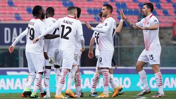 30 January 2021, Italy, Bologna: AC Milan players celebrate scoring their side's second goal during the Italian Serie A soccer match between Bologna and AC Milan at Renato Dall'Ara stadium. Photo: -/Spada/LaPresse via ZUMA Press/dpa
30/01/