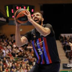 El Obradoiro le da la noche al Barça