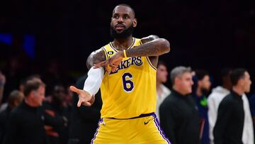 Los Lakers se meten en ‘playoffs’ tras otro partido en el que encuentran su límite