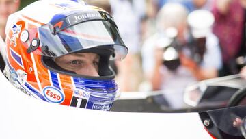 Jenson Button en el McLarenMP4/2 en el festival de Goodwood.
