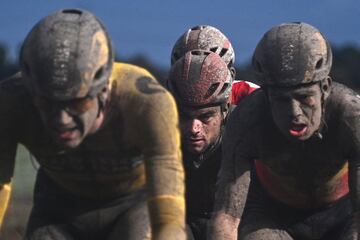 118ª edición de la carrera ciclista clásica de un día París-Roubaix, entre Compiegne y Roubaix, en el norte de Francia, el 3 de octubre de 2021