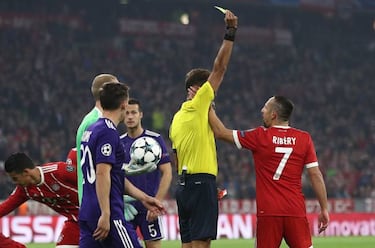 Ribéry faces Bayern's wrath after shirt-throwing tantrum