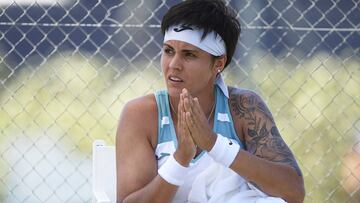 Aliona Bolsova en un descanso durante su partido ante Tereza Martincovaen el WTA Mallorca Open.