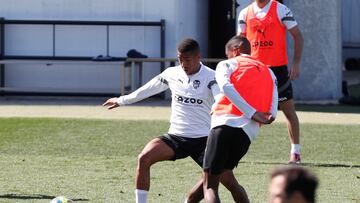 15/03/23
ENTRENAMIENTO DEL VALENCIA CF - SAMU LINO