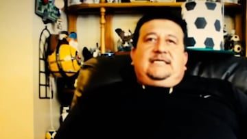 Carlos Meza, el coleccionista de balones de fútbol