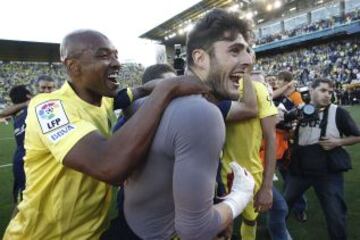 Celebración de los jugadores del Villarreal por el ascenso a primera división