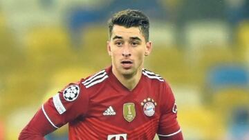 Marc Roca, en un partido con el Bayern.