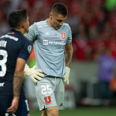 Campos Véliz sale ileso del debut