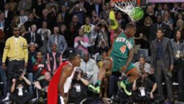 Nate Robinson, tras saltar por encima de Dwight Howard en el consurso de mates de 2009.