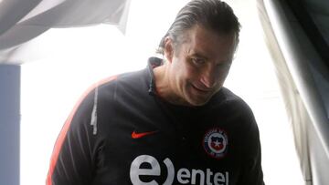 Pizzi: "Valdivia ha evolucionado mucho en su posición"