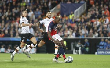 0-1. Victor Oshimen marcó el l primer gol.