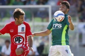 Hijo de Héctor Robles, actual entrenador de la sub 20. El "Choro" fue capitán de Wanderers y un destacado defensor. Actualmente Andrés viste los colores de su padre.