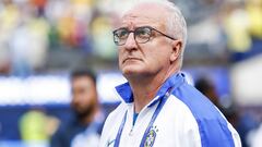 Inglewood (United States), 25/06/2024.- Brazil head coach Dorival Junior looks on at the start of the CONMEBOL Copa America 2024 group D soccer match between Brazil and Costa Rica, in Inglewood, California, USA, 24 June 2024. (Brasil) EFE/EPA/CAROLINE BREHMAN
