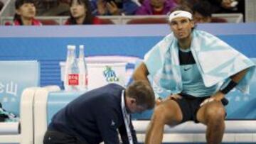 Nadal, atendido en su pie.
