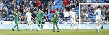 Balón en largo de Cuéllar para buscar el empate. Rechazó la zaga del Madrid y El Zhar se hizo con el rechace, pero no le da tiempo a disparar, el árbitro pita el final del partido.