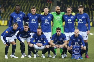 Everton organise "Goodison Sleepout" to highlight homelessness