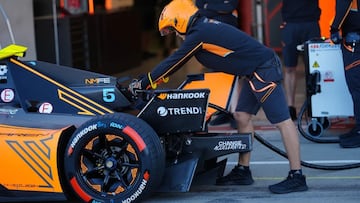 McLaren prueba la carga rápida en el test de Valencia de la Fórmula E.