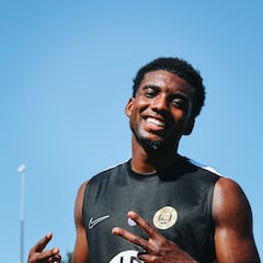 Logan Costa es la opción deseada para cerrar la defensa