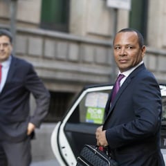 UOL: Neymar quiere renovar pero su padre prefiere el PSG