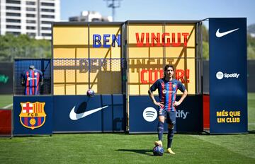 Presentación de Héctor Bellerín como nuevo jugador del Fútbol Club Barcelona.