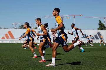 Los jugadores entrenan en Valdebebas.