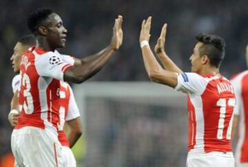 GWP01. LONDRES (REINO UNIDO), 01/10/2014.- Danny Welbeck (i) y Alexis Sánchez (d) del Arsenal celebran el gol del segundo ante el Galatasaray hoy, miércoles 1 de octubre de 2014, durante un partido del Grupo D de la Liga de Campeones de la UEFA en Londres (Reino Unido). EFE/GERRY PENNY