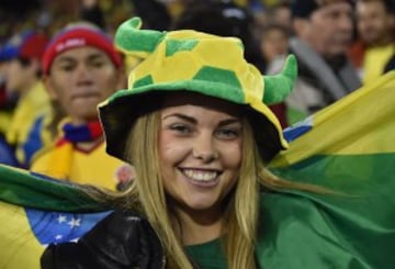 La belleza y los colores tiñeron las gradas en la primera fase de Copa América Chile 2015.