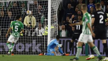 Morente celebra el 0-1 ante el Betis. 