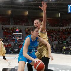 El Perfumerías Avenida abrasa al Barça CBS
