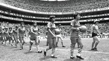 Gobierno de CDMX reconoce el legado de las futbolistas del 71 en el marco del 8M