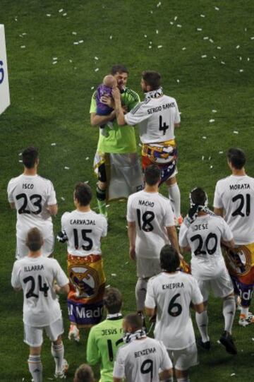 Iker Casillas con su hijo Martín.