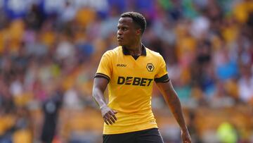 Wolves y la necesidad de Jhon Arias