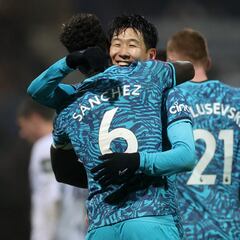 Davinson Sánchez reaparece como capitán en Tottenham