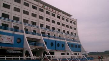 Las ruinas del 'gran hotel flotante' est¨¢n en Corea del Norte