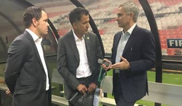 Mourinho y JC Osorio, dos genios de la dirección técnica juntos