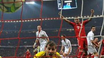 <b>PRIMER GOL. </b>Casillas se lamenta tras el tanto de Ribéry.