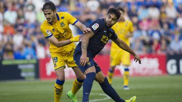 Elgezabal jugando con el Alcorcón.