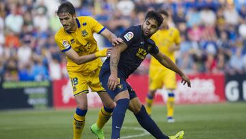 Elgezabal jugando con el Alcorc&oacute;n. 